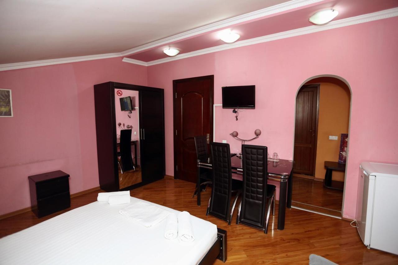 Hotel Isaka Tbilisi Zewnętrze zdjęcie